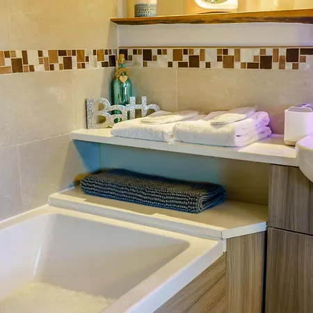 1 Bed In Arnside Silverdale 90528 Holiday home Beetham
