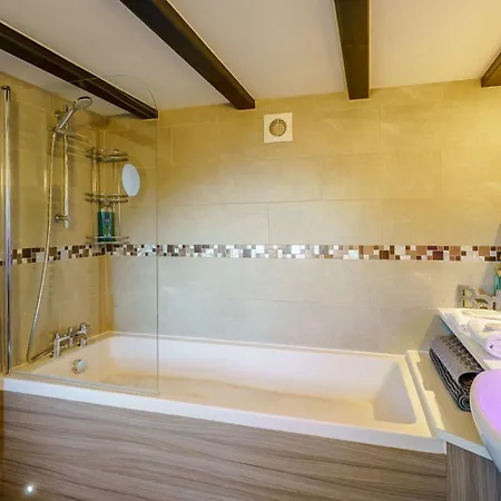 1 Bed In Arnside Silverdale 90528 Holiday home Beetham