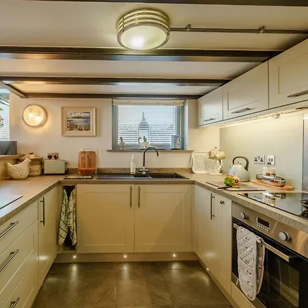 1 Bed In Arnside Silverdale 90528 Tatil Evi